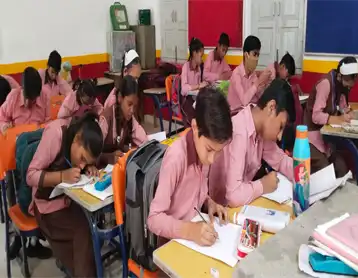 चित्रकला प्रतियोगिता में  बच्चों ने कागज ही नहीं, दिलों पर भी उकेरे स्वतंत्रता सेनानी
